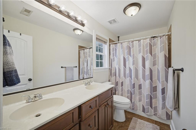 Photo 19 of 49 residential for sale in Portsmouth virginia