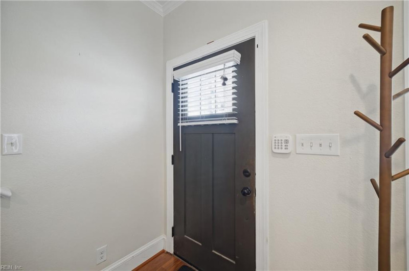 Photo 6 of 49 residential for sale in Portsmouth virginia