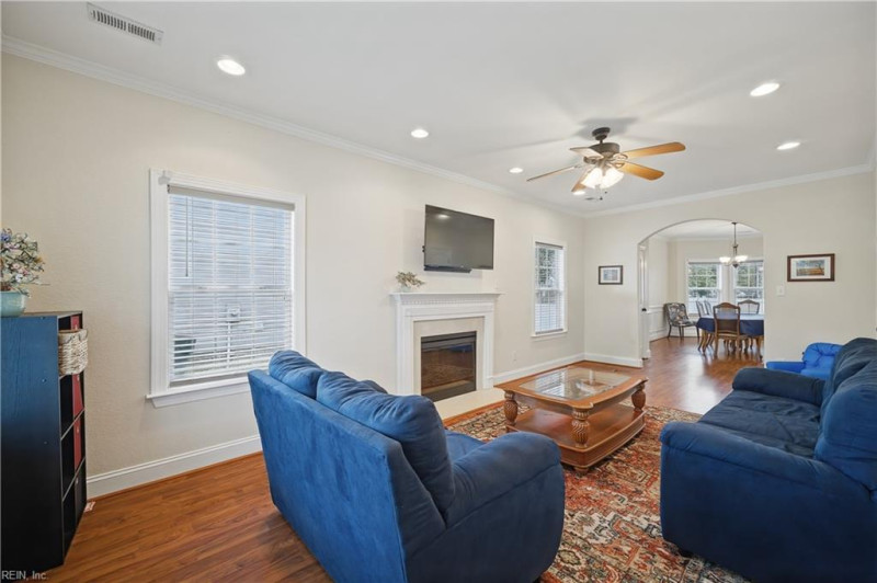 Photo 9 of 49 residential for sale in Portsmouth virginia