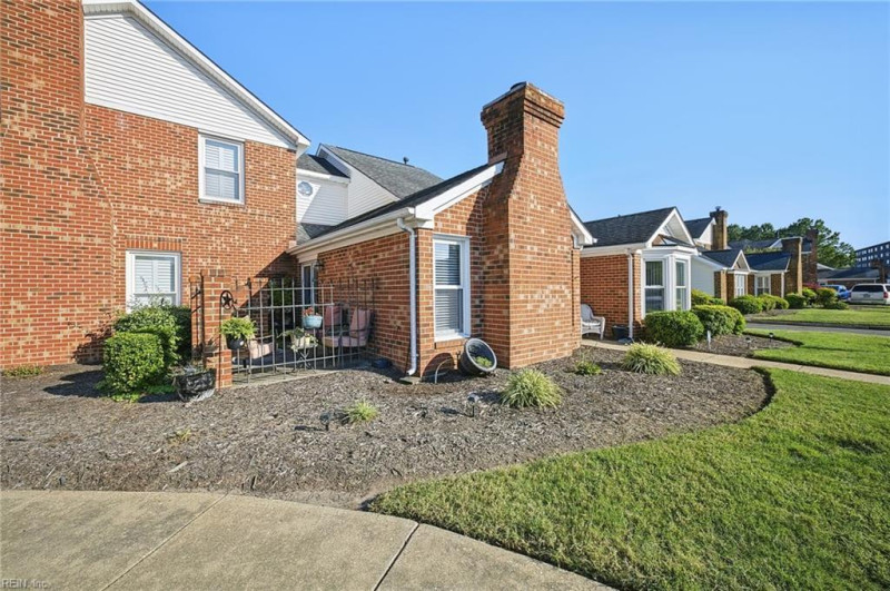 Photo 2 of 27 residential for sale in Hampton virginia