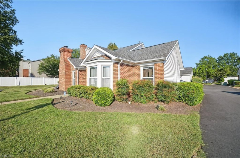 Photo 3 of 27 residential for sale in Hampton virginia