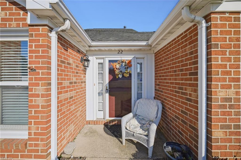 Photo 4 of 27 residential for sale in Hampton virginia