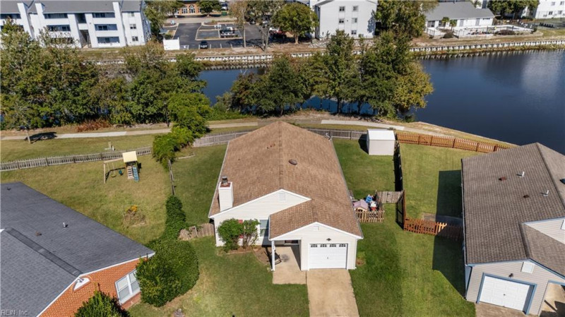 Photo 17 of 40 residential for sale in Chesapeake virginia
