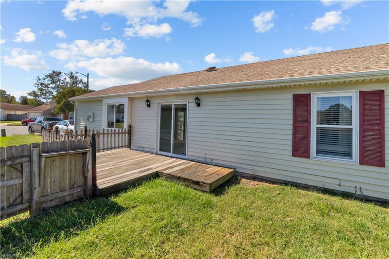 Photo 30 of 40 residential for sale in Chesapeake virginia