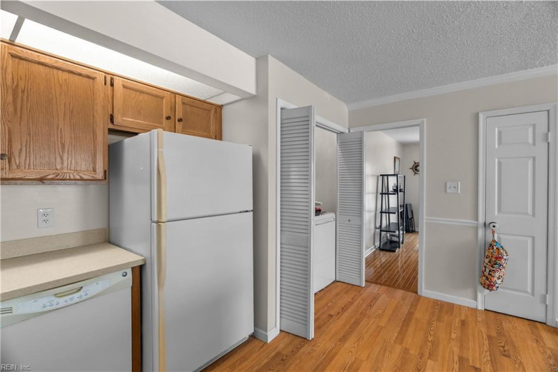 Photo 5 of 40 residential for sale in Chesapeake virginia