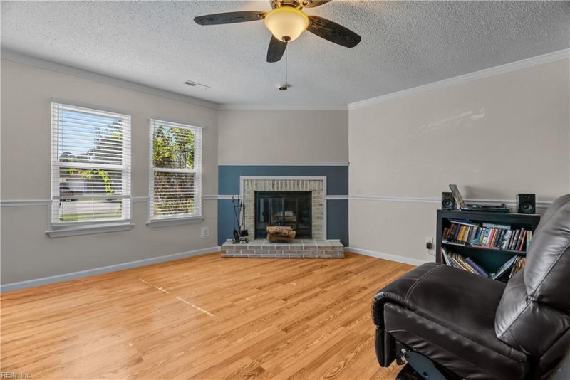 Photo 9 of 40 residential for sale in Chesapeake virginia