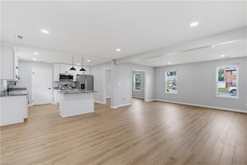 Photo 10 of 35 residential for sale in Chesapeake virginia