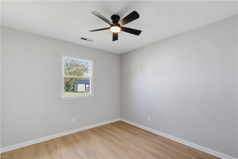 Photo 23 of 35 residential for sale in Chesapeake virginia
