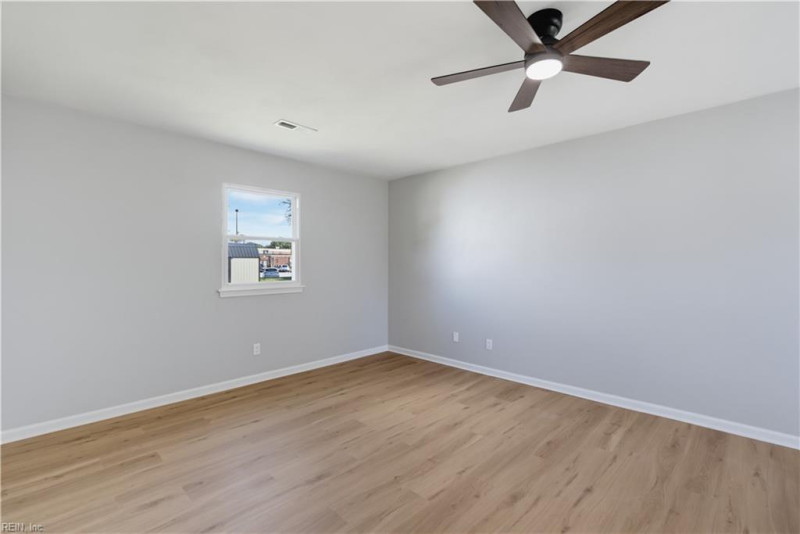 Photo 24 of 35 residential for sale in Chesapeake virginia