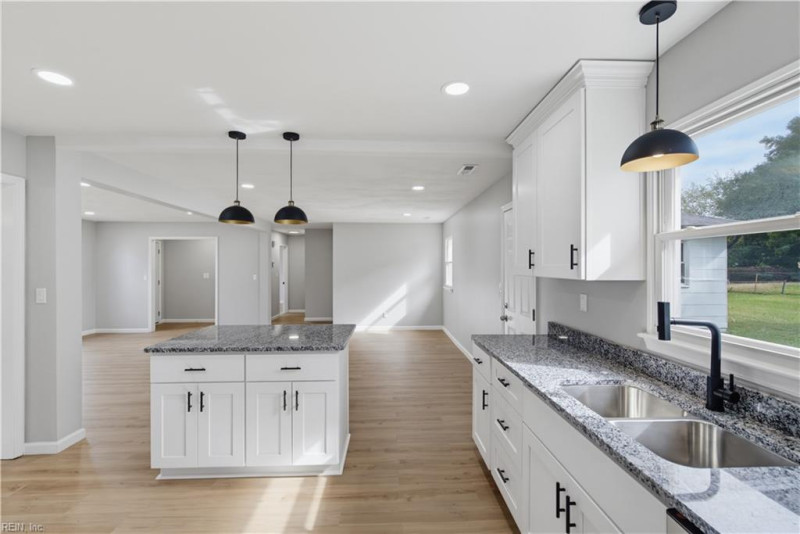 Photo 6 of 35 residential for sale in Chesapeake virginia
