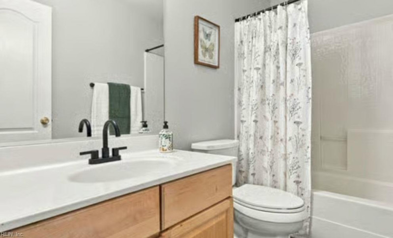 Photo 12 of 14 residential for sale in Suffolk virginia