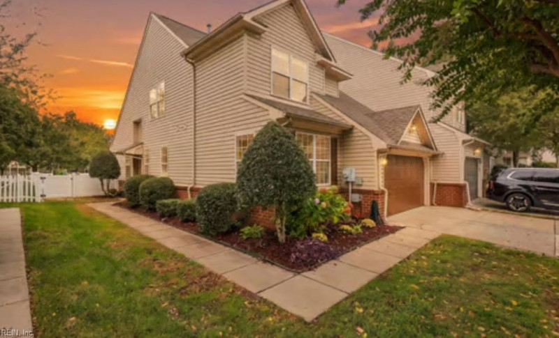 Photo 2 of 14 residential for sale in Suffolk virginia