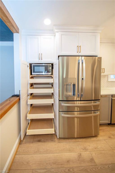 Photo 10 of 37 residential for sale in Portsmouth virginia
