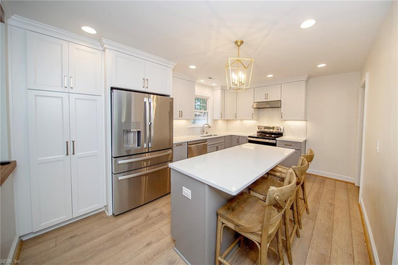 Photo 12 of 37 residential for sale in Portsmouth virginia