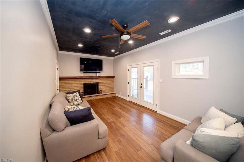 Photo 13 of 37 residential for sale in Portsmouth virginia