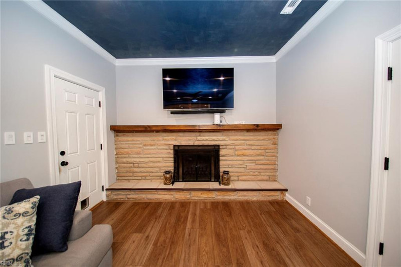 Photo 16 of 37 residential for sale in Portsmouth virginia