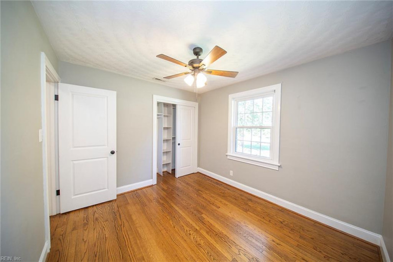 Photo 19 of 37 residential for sale in Portsmouth virginia