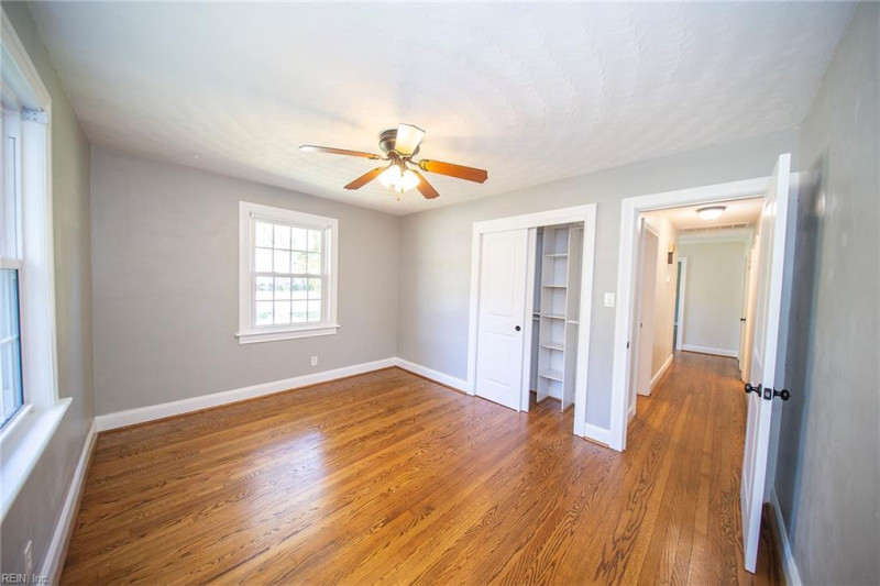 Photo 20 of 37 residential for sale in Portsmouth virginia