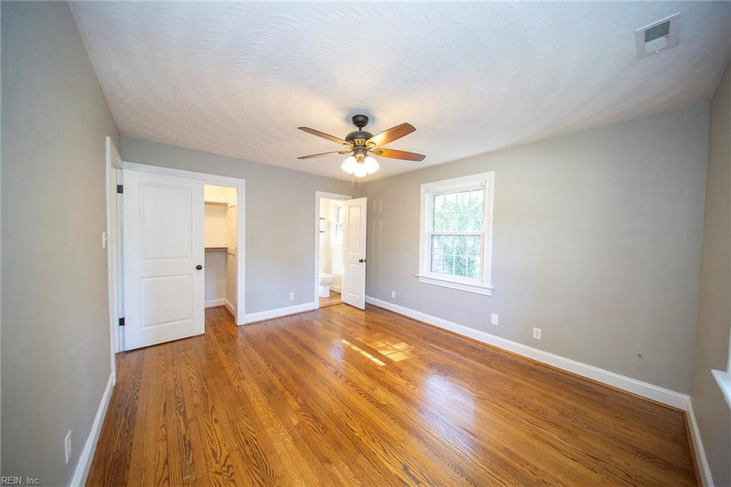 Photo 22 of 37 residential for sale in Portsmouth virginia