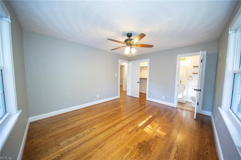 Photo 23 of 37 residential for sale in Portsmouth virginia