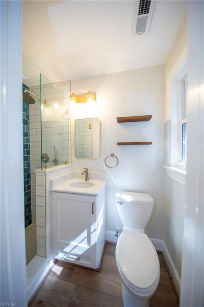 Photo 24 of 37 residential for sale in Portsmouth virginia