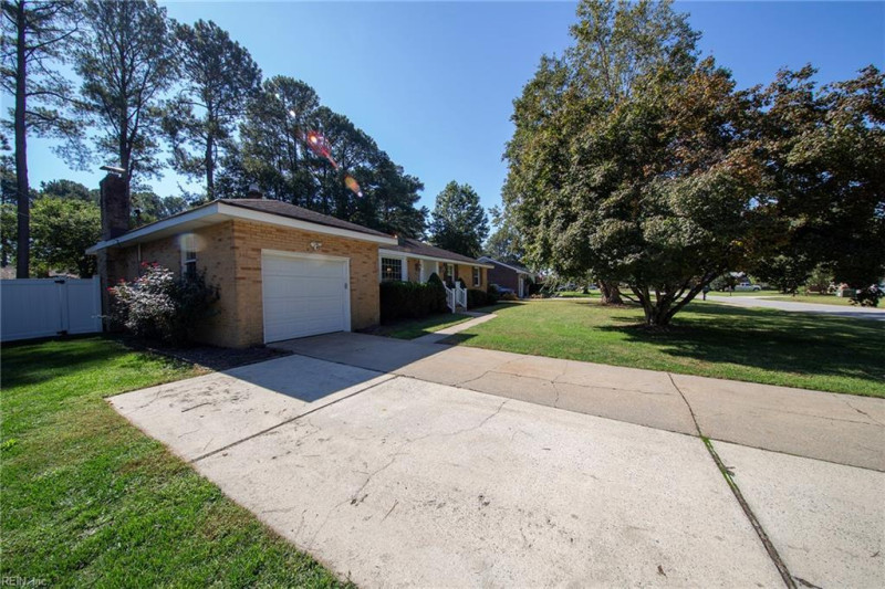 Photo 5 of 37 residential for sale in Portsmouth virginia