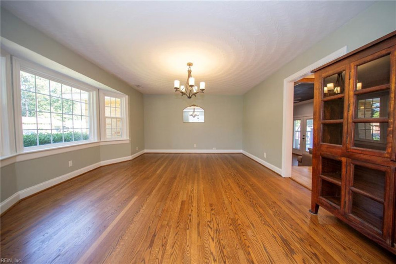 Photo 6 of 37 residential for sale in Portsmouth virginia