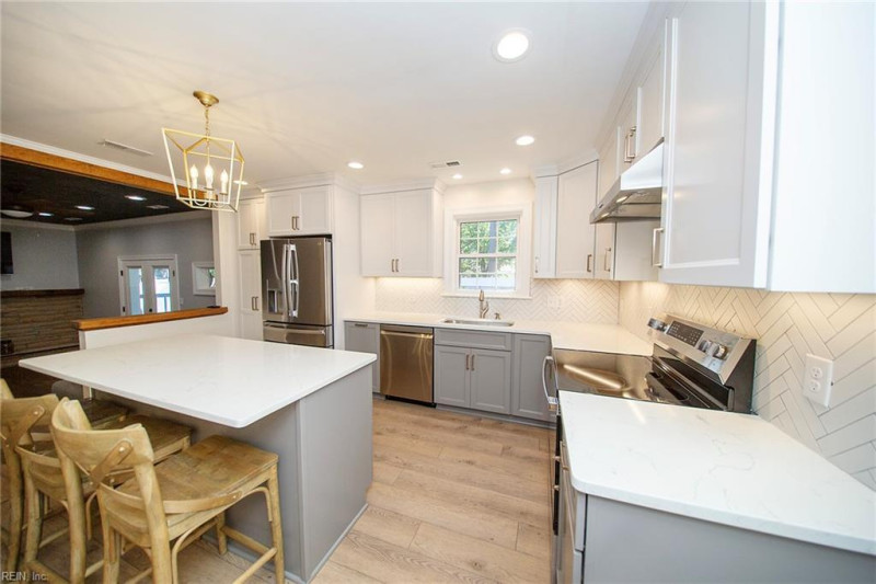Photo 8 of 37 residential for sale in Portsmouth virginia