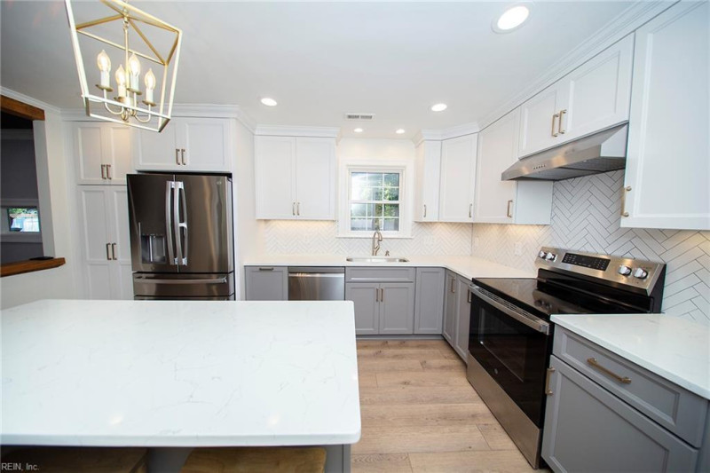 Photo 9 of 37 residential for sale in Portsmouth virginia