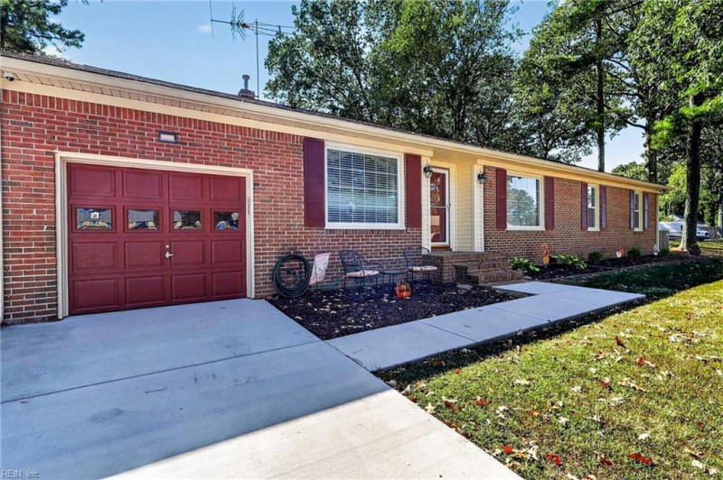 Photo 4 of 49 residential for sale in Chesapeake virginia Photo 4 of 49 residential for sale in Chesapeake virginia