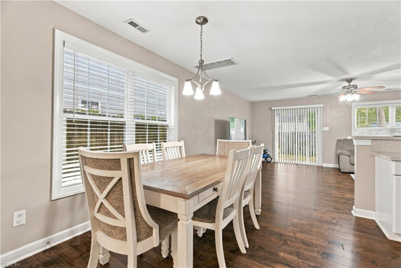 Photo 14 of 31 residential for sale in Chesapeake virginia