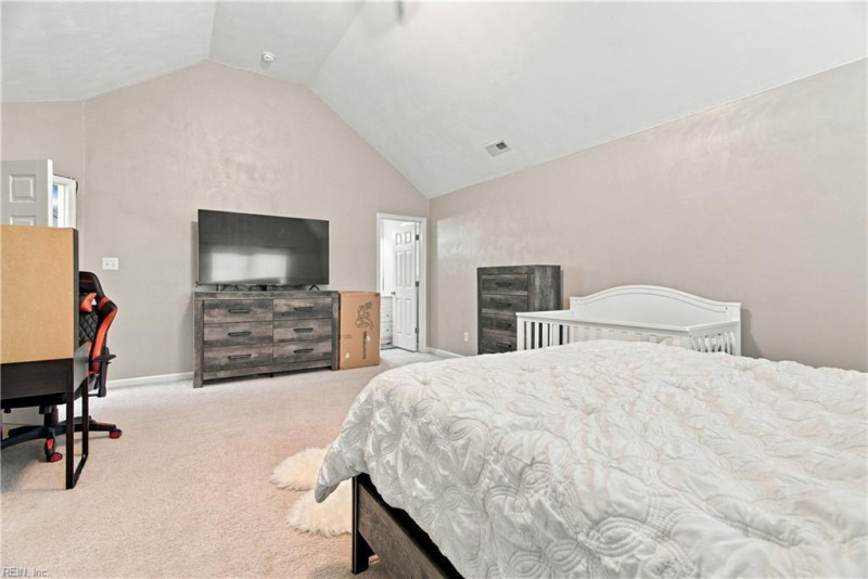 Photo 18 of 31 residential for sale in Chesapeake virginia