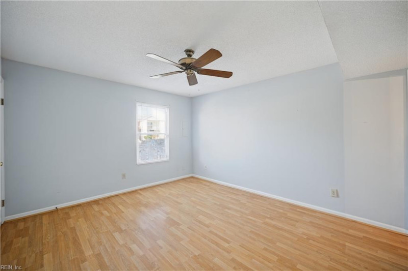 Photo 14 of 25 residential for sale in Virginia Beach virginia