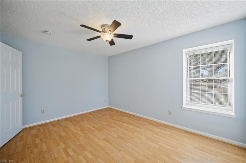 Photo 19 of 25 residential for sale in Virginia Beach virginia
