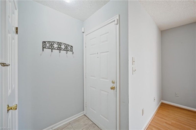 Photo 4 of 25 residential for sale in Virginia Beach virginia