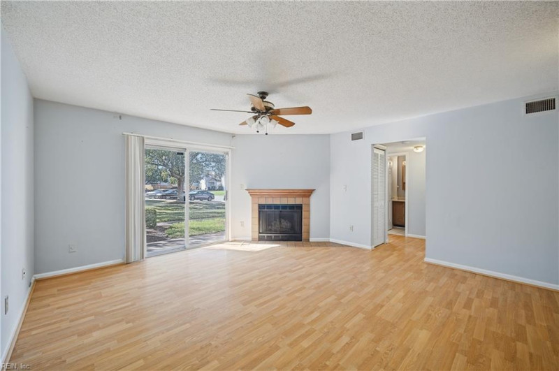 Photo 6 of 25 residential for sale in Virginia Beach virginia