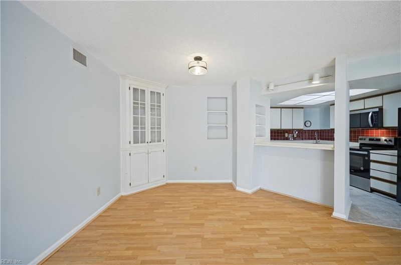 Photo 8 of 25 residential for sale in Virginia Beach virginia
