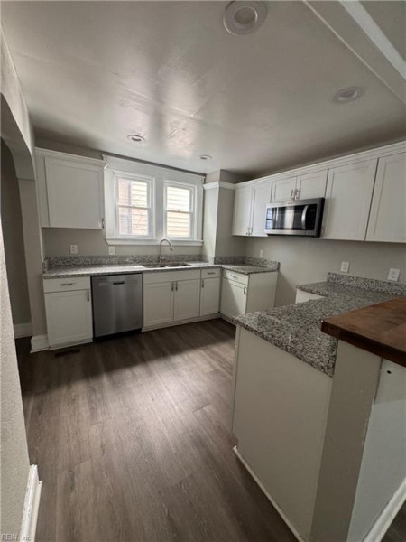 Photo 7 of 22 residential for sale in Portsmouth virginia