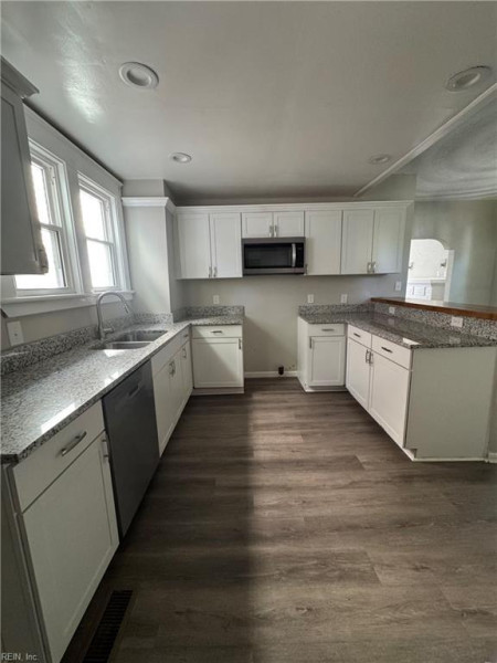 Photo 8 of 22 residential for sale in Portsmouth virginia