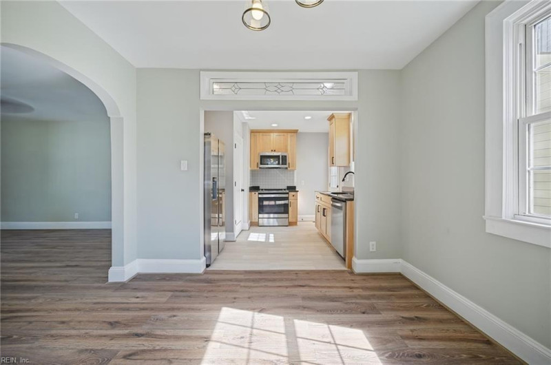 Photo 11 of 39 residential for sale in Portsmouth virginia