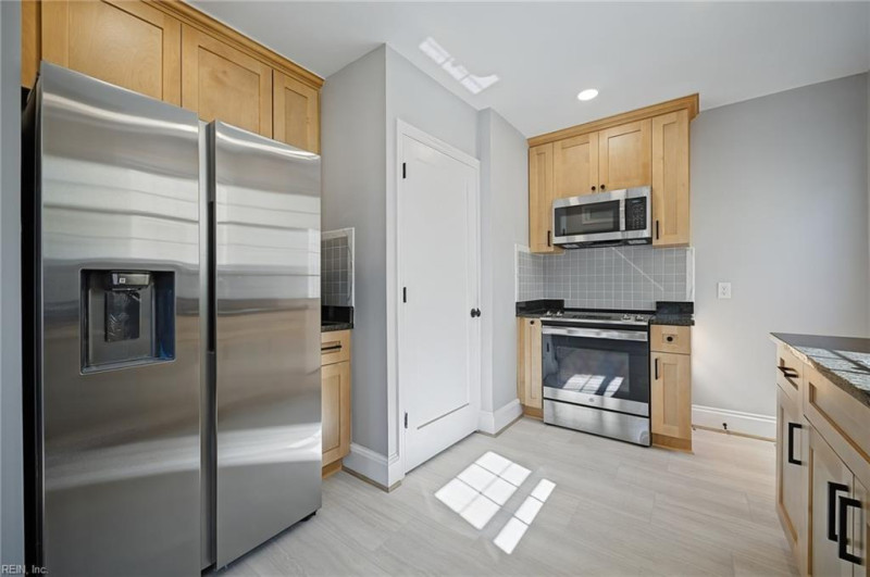 Photo 14 of 39 residential for sale in Portsmouth virginia