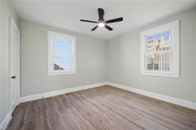 Photo 19 of 39 residential for sale in Portsmouth virginia