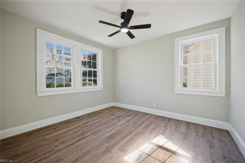Photo 21 of 39 residential for sale in Portsmouth virginia