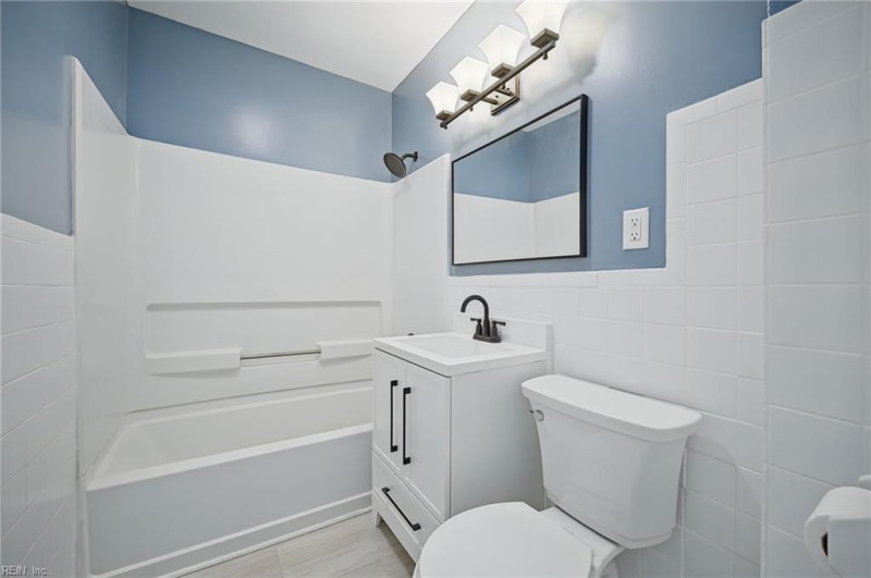 Photo 22 of 39 residential for sale in Portsmouth virginia