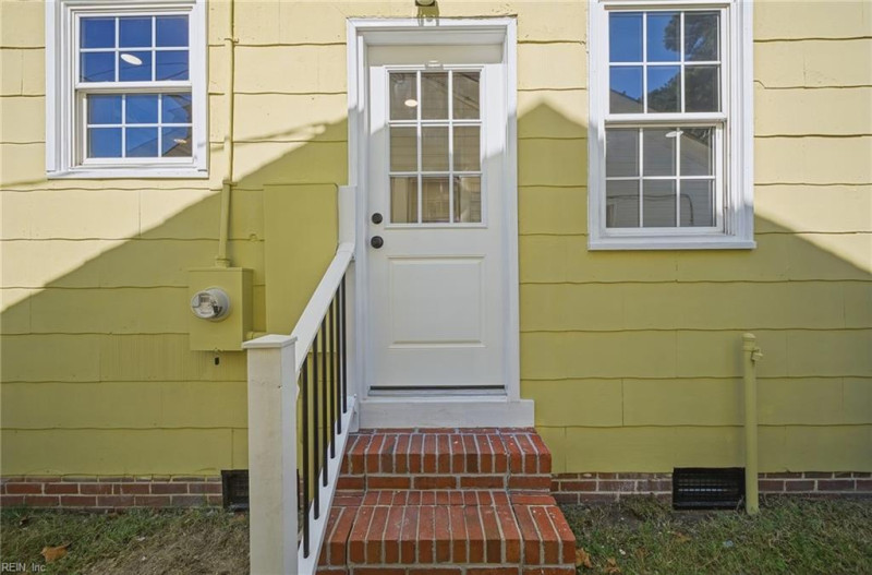Photo 28 of 39 residential for sale in Portsmouth virginia
