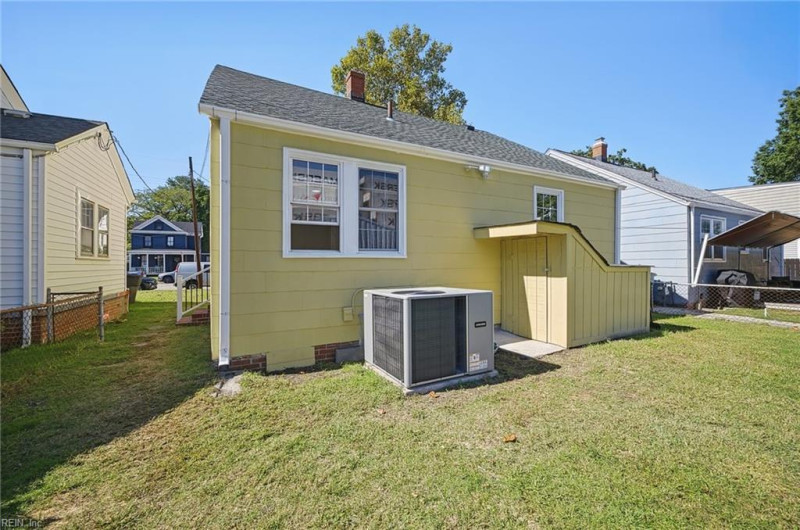 Photo 29 of 39 residential for sale in Portsmouth virginia