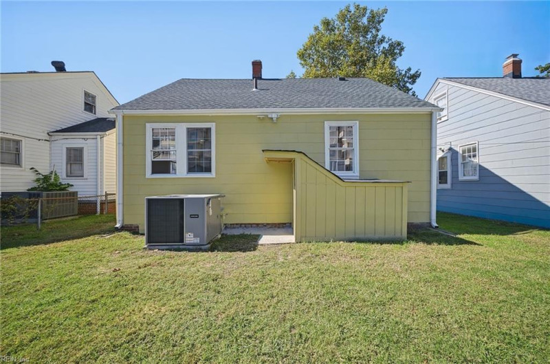 Photo 30 of 39 residential for sale in Portsmouth virginia