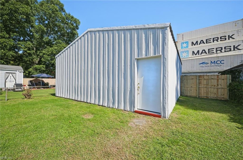 Photo 33 of 39 residential for sale in Portsmouth virginia