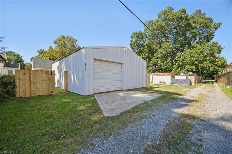 Photo 36 of 39 residential for sale in Portsmouth virginia