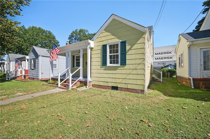Photo 4 of 39 residential for sale in Portsmouth virginia